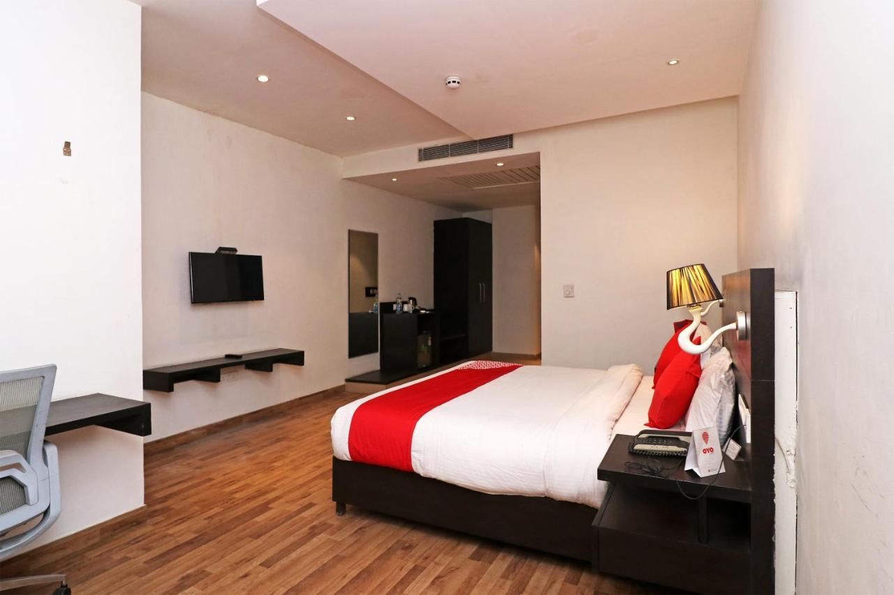 Capital O 19296 Joy Inn & Suites Bhiwadi Εξωτερικό φωτογραφία