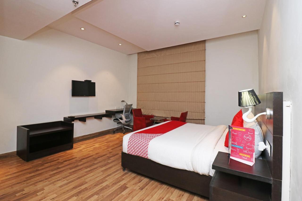 Capital O 19296 Joy Inn & Suites Bhiwadi Εξωτερικό φωτογραφία
